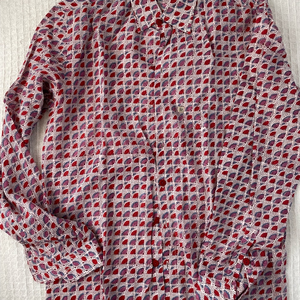 Men's Red and White Geometric Pattern Shirt